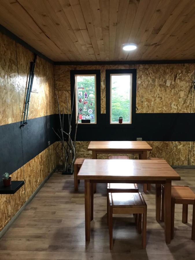 Hostel Basecamp Cerro Castillo Вілла-Серро-Кастільйо Екстер'єр фото